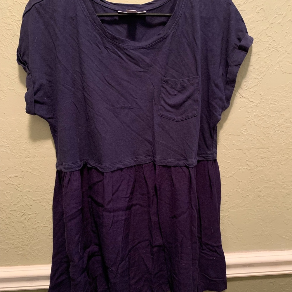 Cute maternity tee!